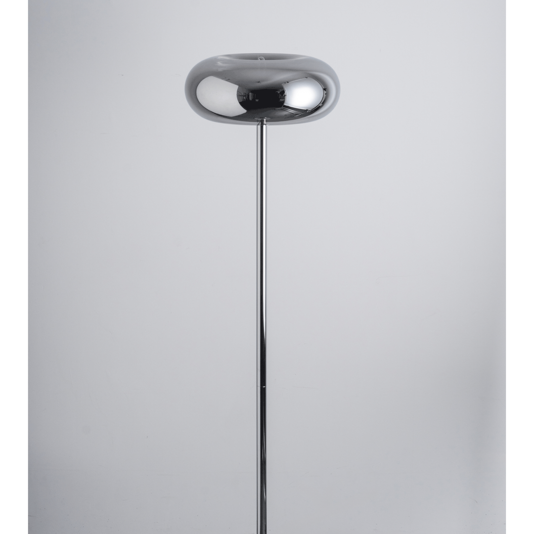 Energooszczędna lampa podłogowa LED. Nowoczesny design, czarna, z pilotem do komfortowego oświetlenia.