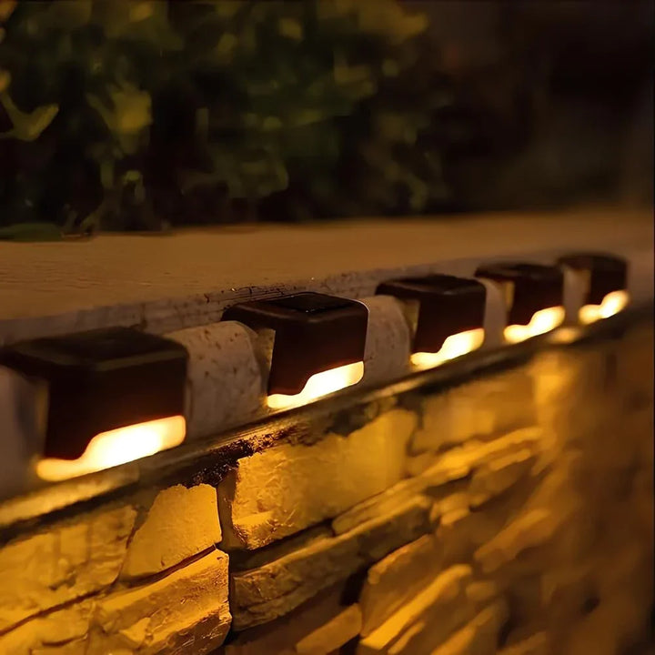 Dekoracyjne lampy solarne LED na schody. Zewnętrzne oświetlenie tarasu i alejek ogrodowych, automatyczne.