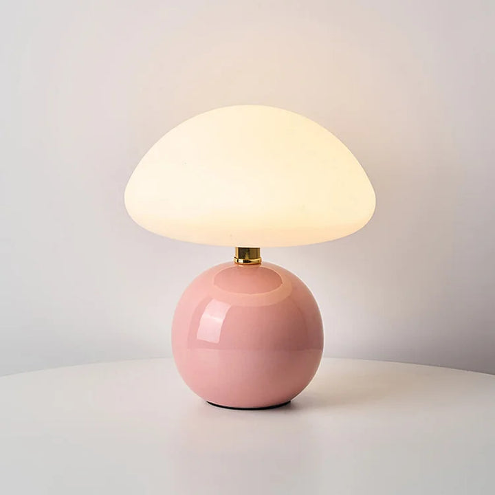 Nowoczesne oświetlenie: Lampa stołowa Grzybek. Biała ceramika, Bauhaus, do stylowego wnętrza.