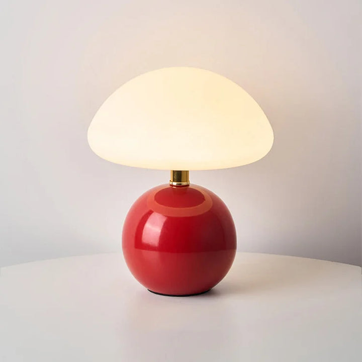 Lampa Grzybek, design Bauhaus. Biała ceramika, doskonała jako oświetlenie nastrojowe.