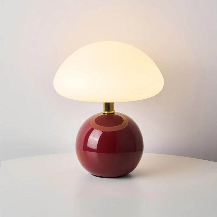 Lampa stołowa Grzybek. Elegancka forma, ceramika, inspirowana ponadczasowym stylem Bauhausu.