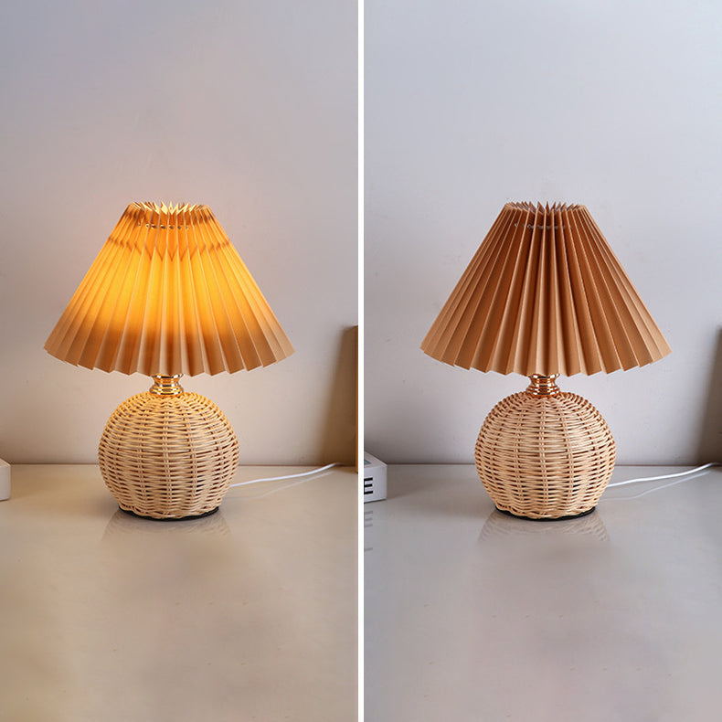Lampa stołowa LED z rattanową podstawą, plisowany abażur, do salonu, sypialni, biura.