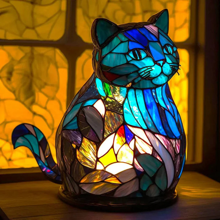 Szklana lampka nocna z artystycznym witrażem, motywy zwierzęce. Upiększa wnętrza w stylu Art Deco.