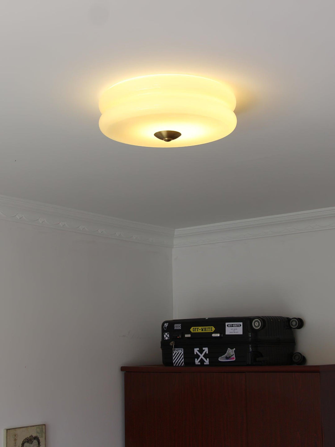 Chromowana lampa sufitowa LED retro, do salonu. Lampa Art Déco z ciepłym światłem.