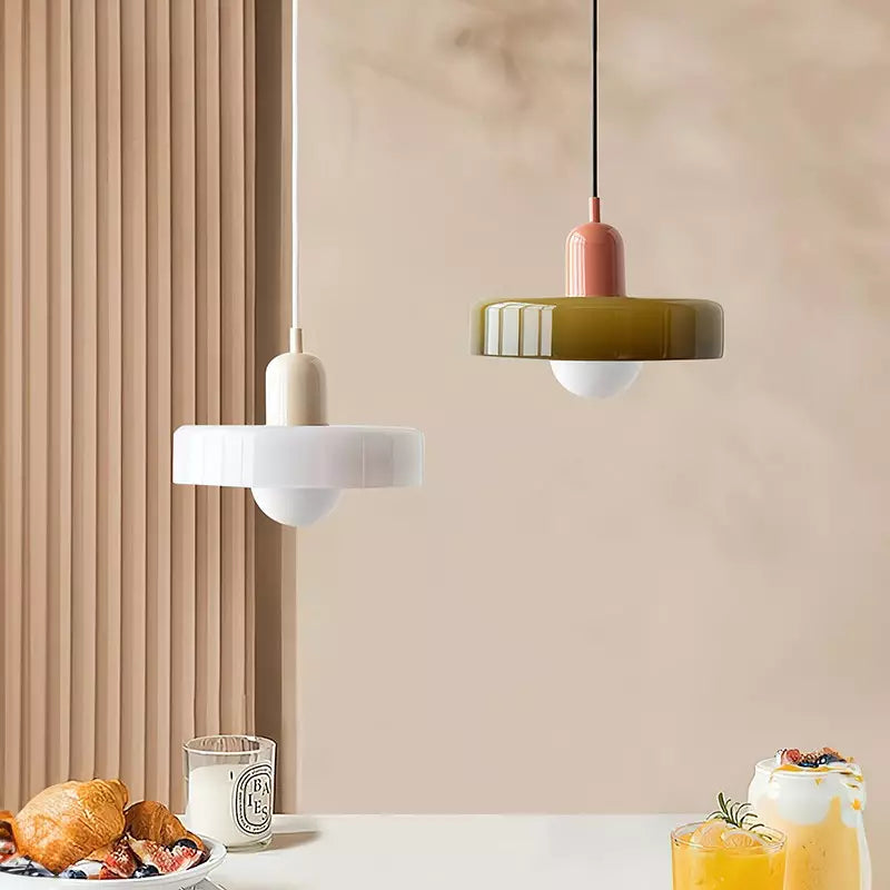 Skandynawska lampa sufitowa, do salonu. Dekoracyjne oświetlenie domu.