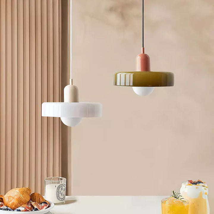 Skandynawska lampa sufitowa, do salonu. Dekoracyjne oświetlenie domu.