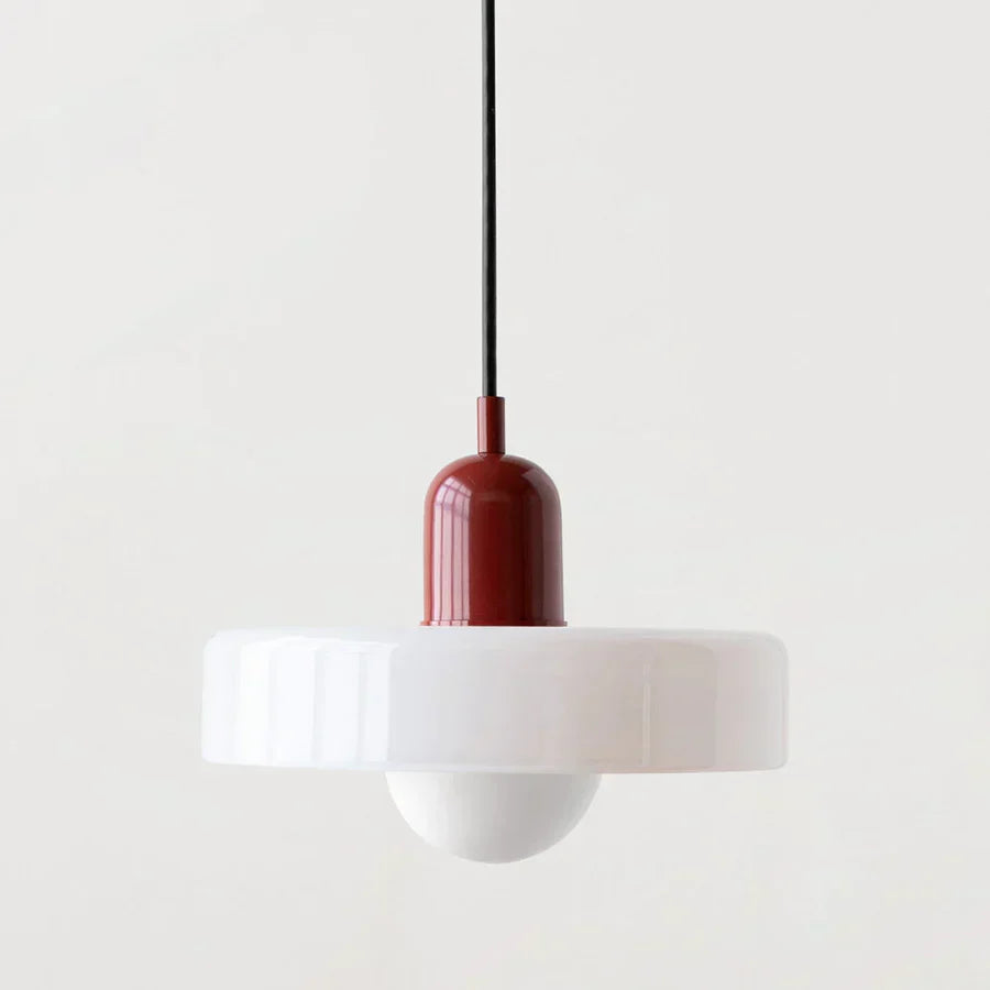 Dekoracyjna lampa, skandynawski design. Nowoczesne oświetlenie.