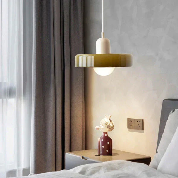 Lampa sufitowa, skandynawska. Dekoracyjne światło do sypialni.