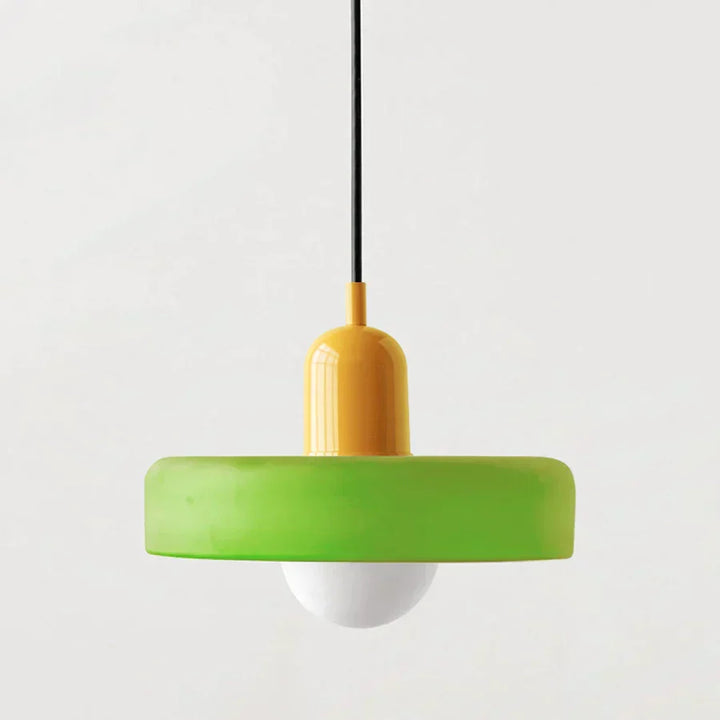 Lampa sufitowa, nowoczesna i dekoracyjna. Ambientowe światło.