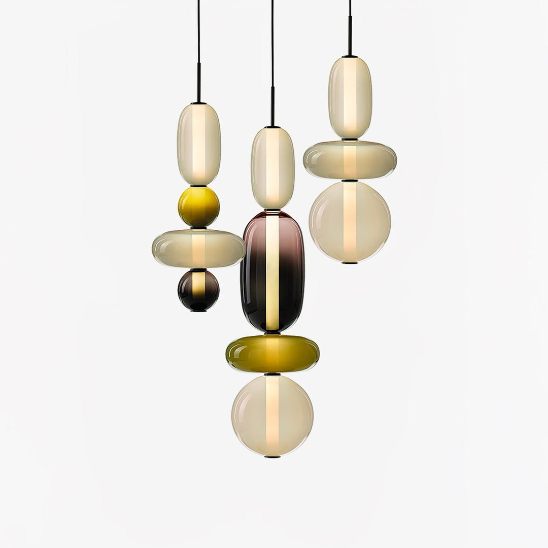 Lampa sufitowa do sypialni, stylowe szkło cukrowe, elegancka i funkcjonalna.