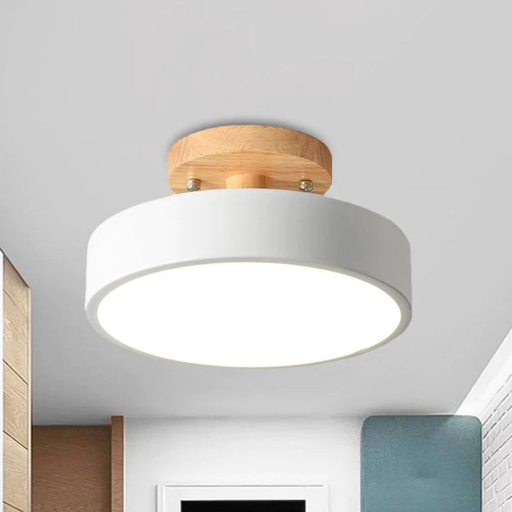 Minimalistyczna lampa LED do przedpokoju, skandynawskie oświetlenie.