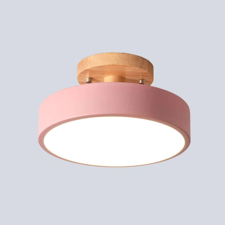 Skandynawska lampa sufitowa LED, czysta linia, do współczesnych domów.