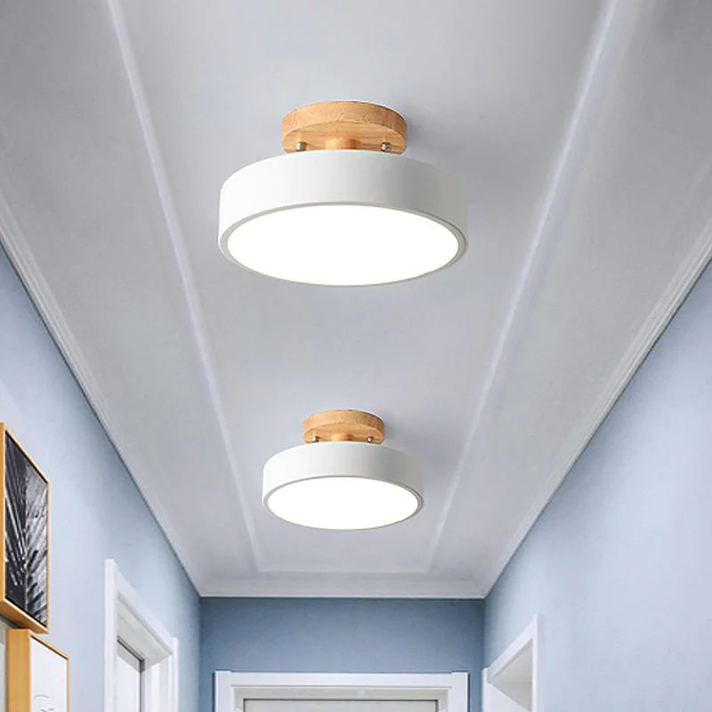 Skandynawska lampa sufitowa zintegrowana LED, do wnętrz.