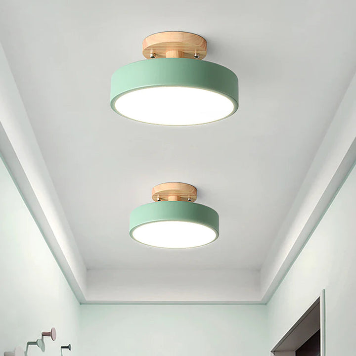 Sufitowa lampa LED, minimalistyczna, idealna do nowoczesnego domu.