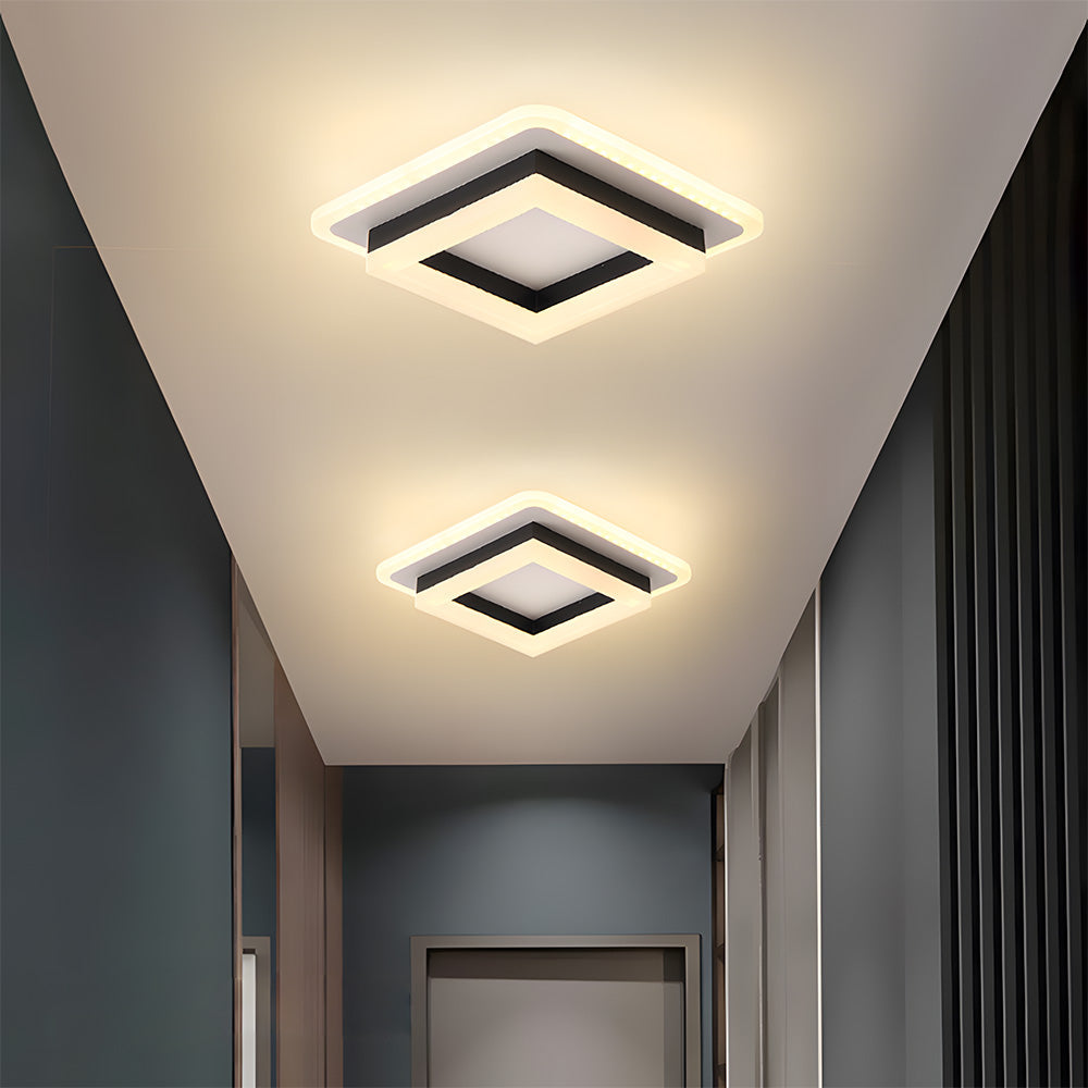 Nowoczesna lampa sufitowa LED z kwadratowym kloszem, widok z boku na oświetlenie sufitowe