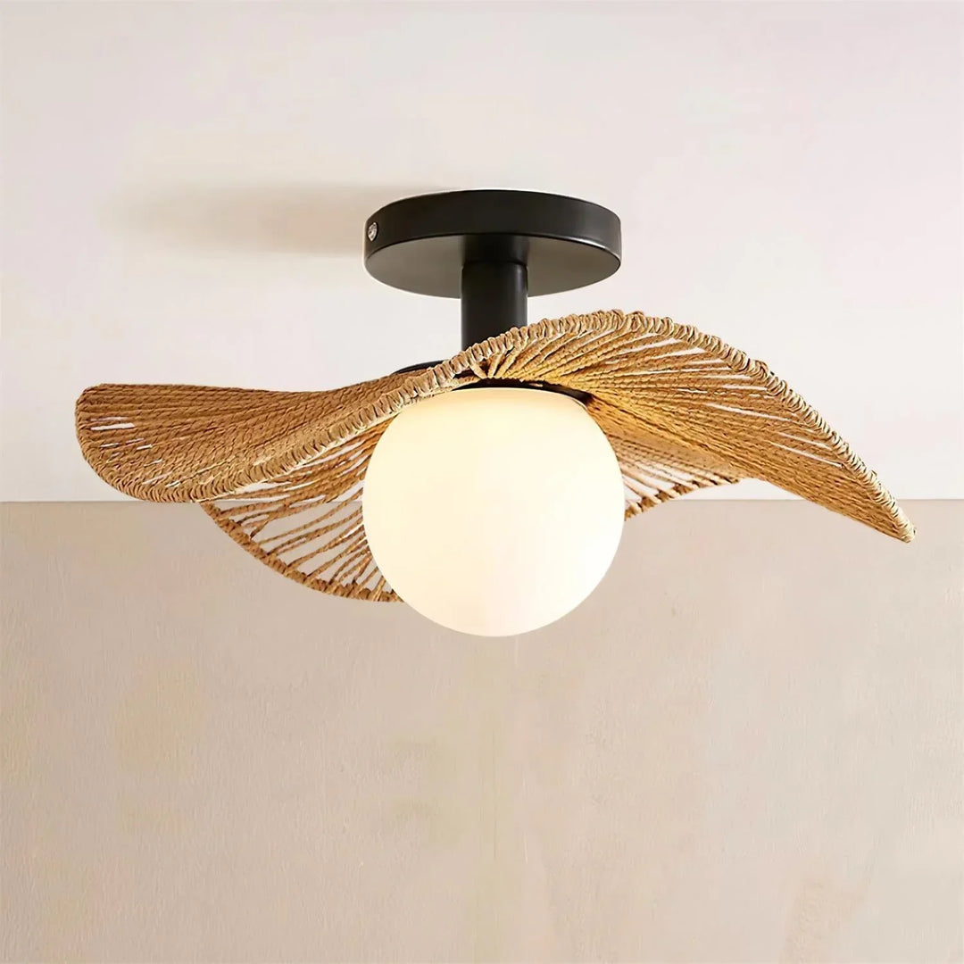 Lampa sufitowa Tilda, idealna do salonu. Design ze szkła i liny konopnej.