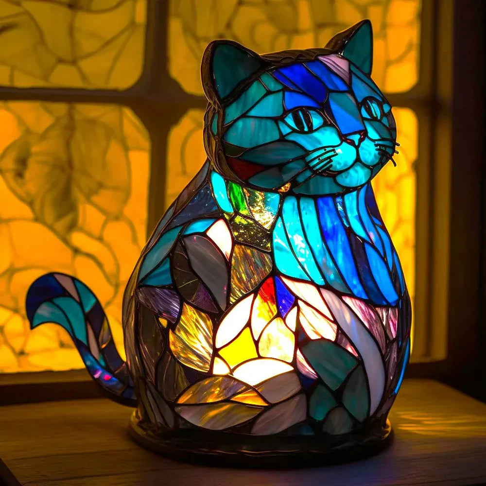 Unikalna lampa sufitowa witrażowa z motywem ptaków tropikalnych. Barwna dekoracja i oświetlenie wnętrz.