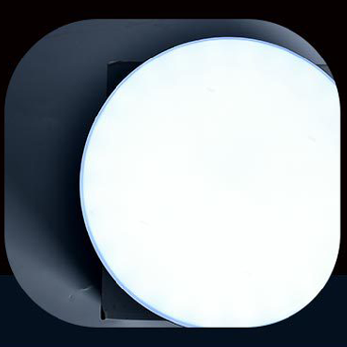 Akumulatorowa lampa LED z powerbankiem. Uniwersalne oświetlenie kempingowe, na outdoor i wędrówki. Ładowalna.