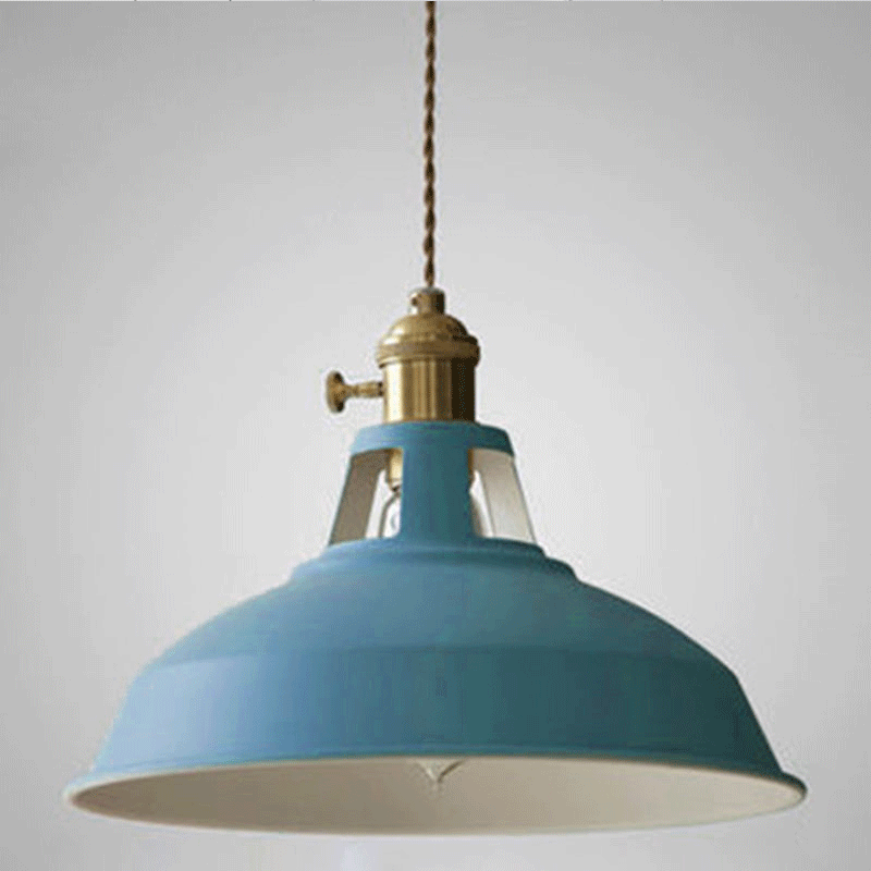 Lampa wisząca industrialna retro, metalowa, czarna. Idealne przytulne oświetlenie do salonu lub kuchni.