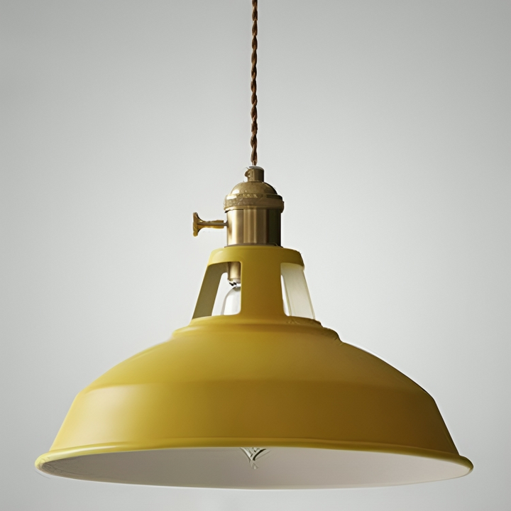 Lampa wisząca industrialna retro, metalowa, czarna. Modna dekoracja i oświetlenie kuchni/jadalni.