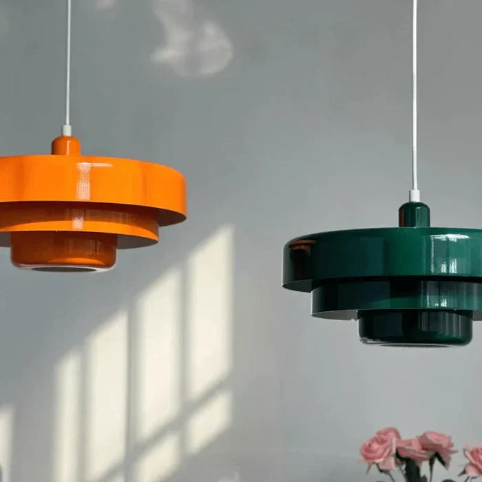 Lampa wisząca LED vintage, energooszczędne oświetlenie do jadalni. Metalowy klosz, styl retro.