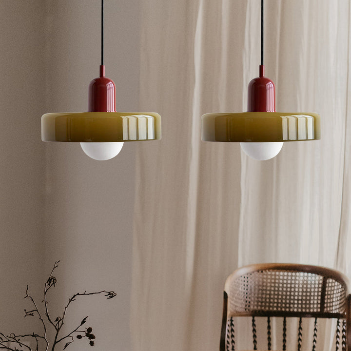 Lampa wisząca nowoczesna z dwoma kloszami do salonu.