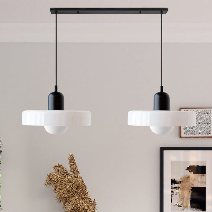 Lampa wisząca nowoczesna, z dwoma kloszami, dla każdego wnętrza.
