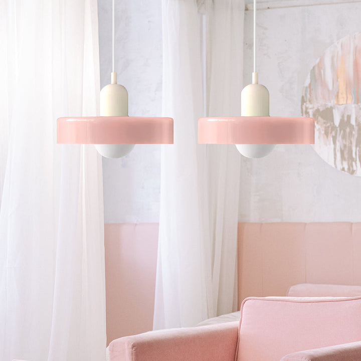 Stylowa lampa sufitowa, dwuramienna, do nowoczesnych przestrzeni.