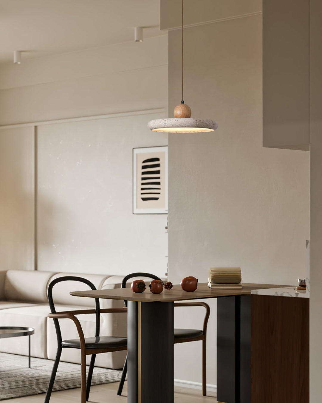 Siyane: lampa wisząca z naturalnych materiałów, drewno, trawertyn, design LED do nowoczesnych wnętrz.