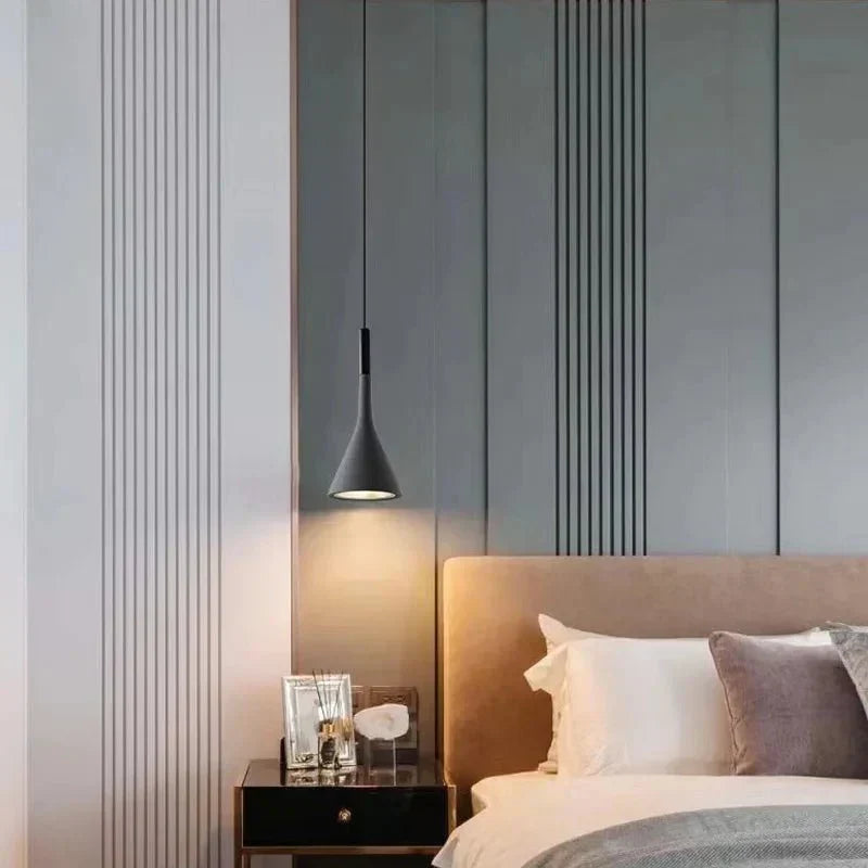 Elegancka, minimalistyczna lampa wisząca w stylu nordyckim. Oświetlenie dekoracyjne do nowoczesnych wnętrz.
