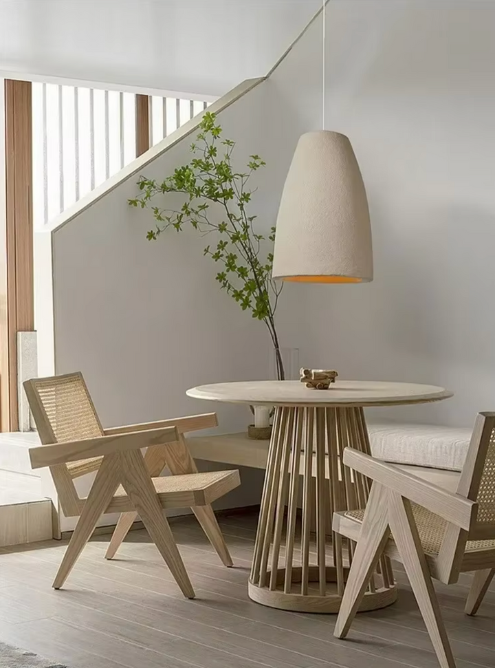 Designerska lampa wisząca w stylu Wabi Sabi. Organiczne oświetlenie sufitowe LED, nowoczesny akcent do wnętrza.