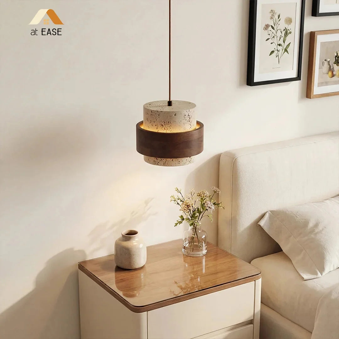 Stylowa lampa wisząca Japandi z trawertynu w nowoczesnym apartamencie