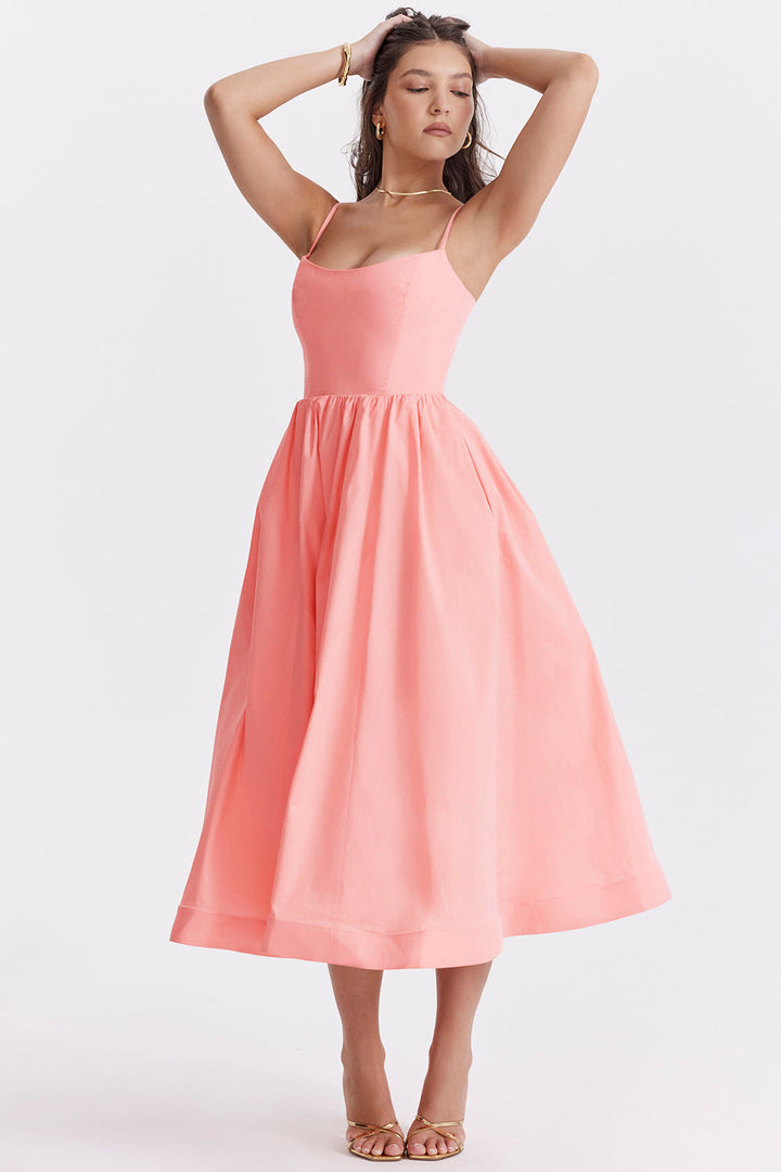 Letnia sukienka midi o eleganckim kroju, moda damska