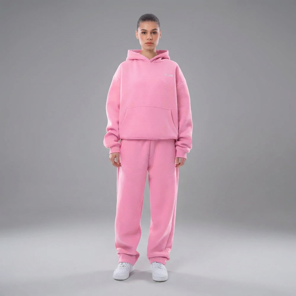 Dres unisex w nowoczesnym stylu, zbliżenie na kieszenie i sznurki