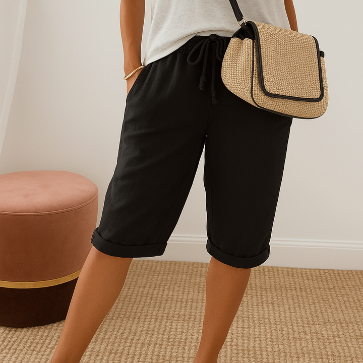 Eleganckie czarne spodenki damskie w casualowej stylizacji