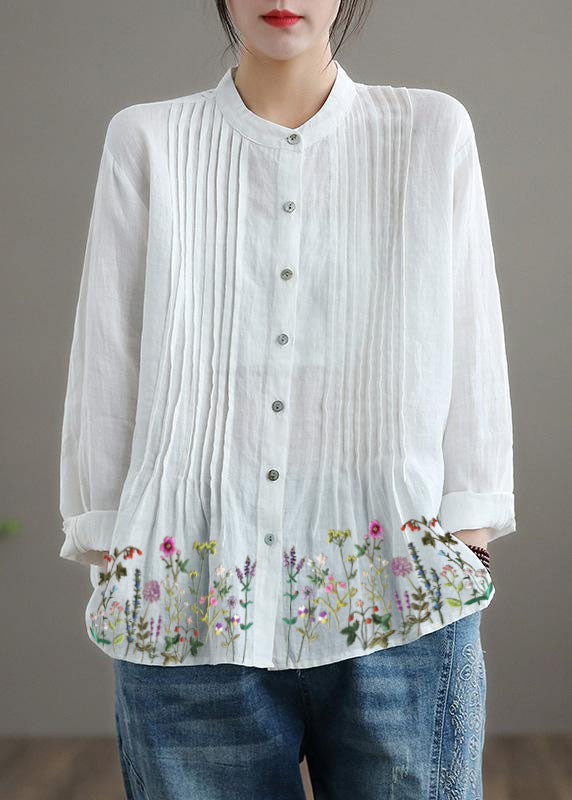 Modna bluzka damska z krótkim rękawem, letni look. Luźny top, komfortowy i stylowy.