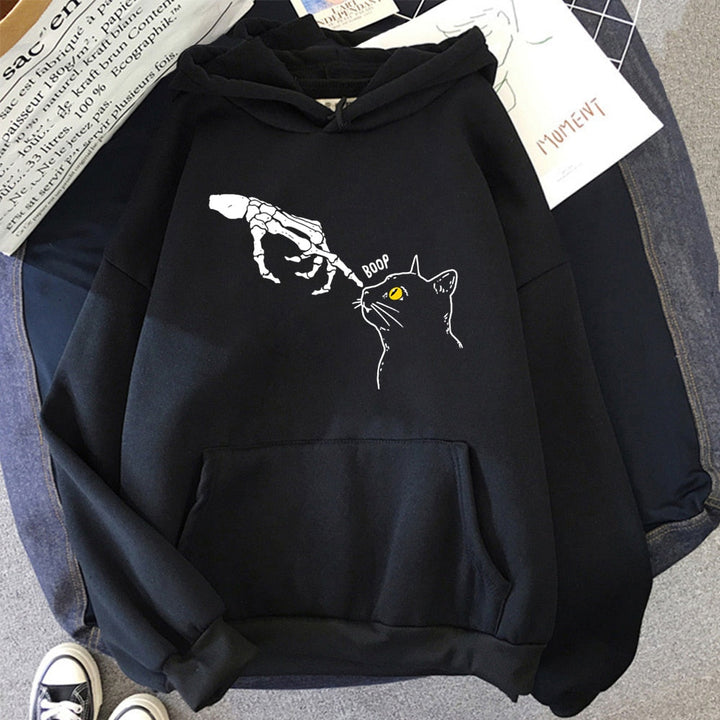 Uroczy nadruk kotka na męskiej bluzie z kapturem. Luźna, wygodna bluza w stylu casual.