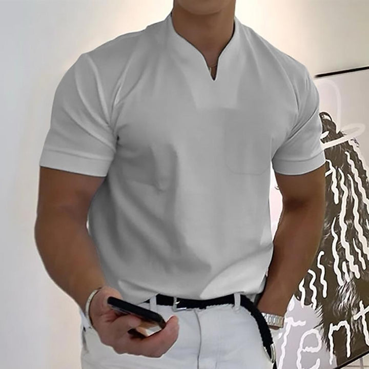 Wszechstronna męska koszulka polo. Elegancki look, casualowy komfort. Idealna na lato i na co dzień.