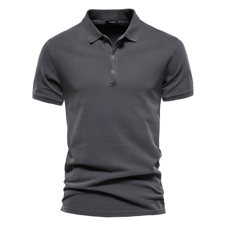 Letnia męska koszula polo slim fit. Wygodna i elegancka, z krótkim rękawem, do casualowych stylizacji.