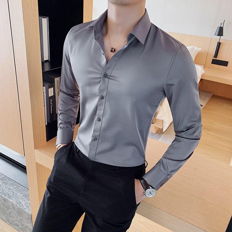 Biznesowa koszula męska slim fit, elegancka, idealna pod garnitur do pracy.