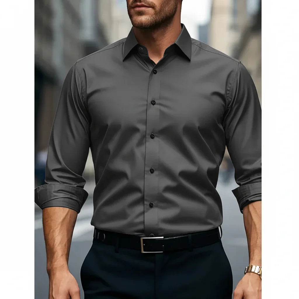 Elegancka koszula męska slim fit z długim rękawem. Idealna do biura, na spotkania biznesowe.