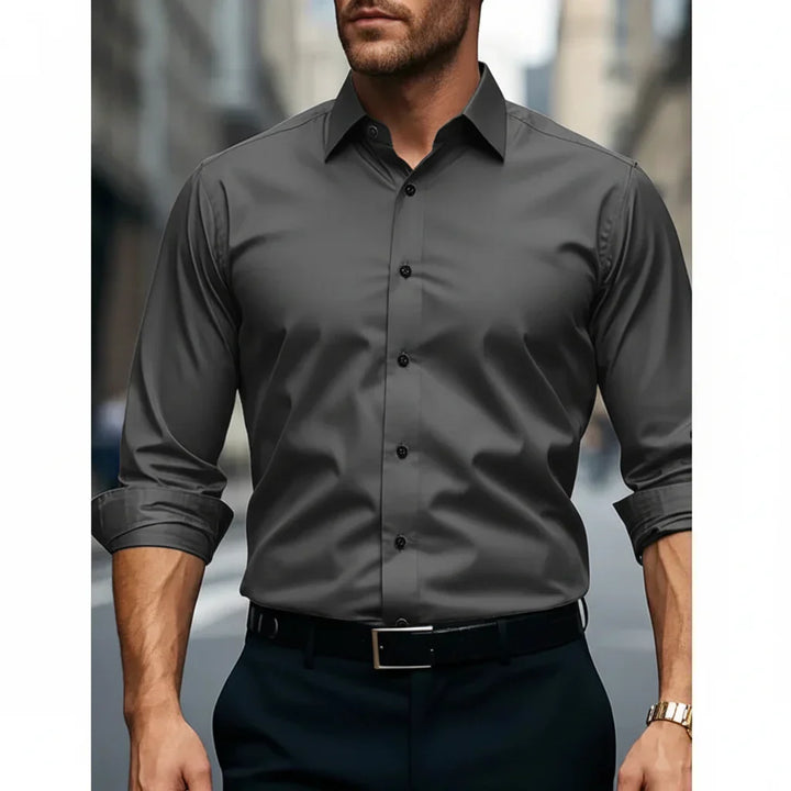 Elegancka koszula męska slim fit z długim rękawem. Idealna do biura, na spotkania biznesowe.