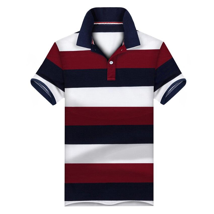 Elegancka męska koszulka polo z dzianiny, w paski, z kołnierzykiem i guzikami, styl casual.