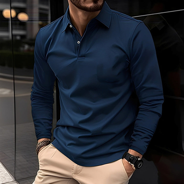 Elegancka męska koszulka polo z długim rękawem, modna odzież na chłodne dni jesieni i zimy.