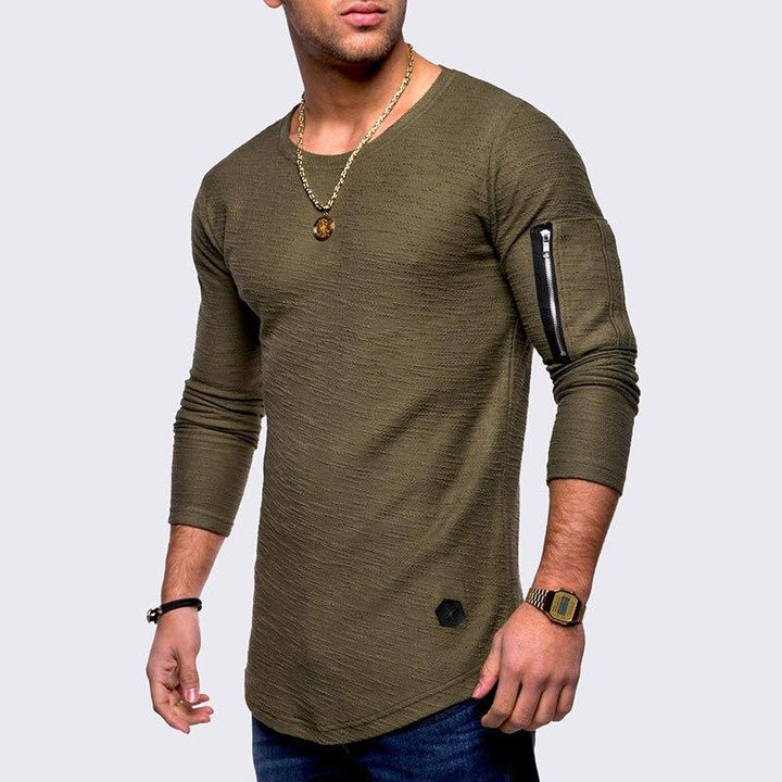 Jednolita męska koszulka z długim rękawem i suwakiem, podkreślająca sylwetkę slim fit.
