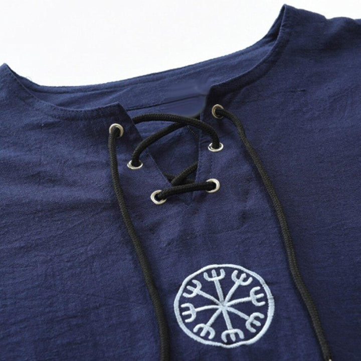 Casualowa męska koszulka z długim rękawem vintage ze sznurowaniem V-neck, kluczowy element mody męskiej.