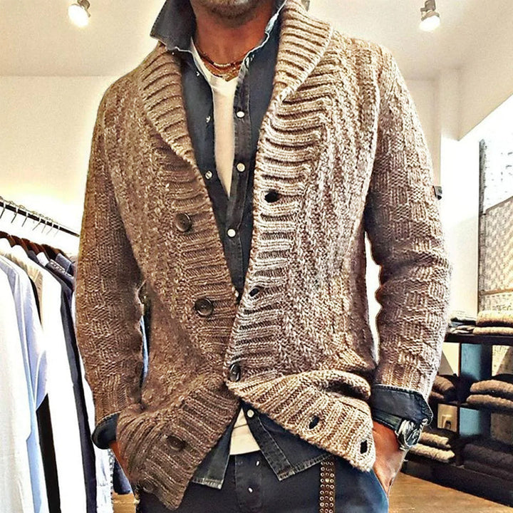 Męski kardigan smart casual, kurtka z kołnierzem. Dostępna w brązie i granacie, idealna na sezon wiosna-jesień.