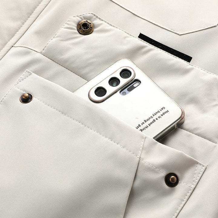 Męska kurtka zimowa Mateusz (widok z tyłu), sportowy krój, wiatroodporna i ciepła odzież outdoorowa.