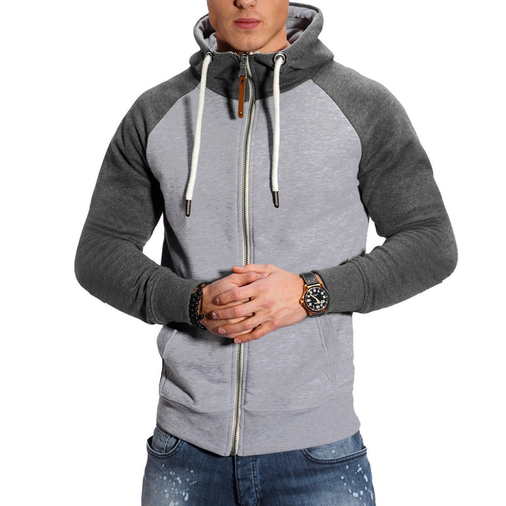 Męska kurtka streetwear z kapturem, lekka i wygodna. Wiosenna/jesienna odzież sportowa do casualowych stylizacji.