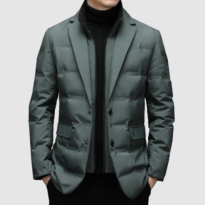 Elegancka męska pikowana kurtka przejściowa do stylizacji miejskich. Komfortowa, na co dzień, moda męska.